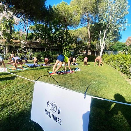 Appartamenti Campeggio Del Forte Marina Di Bibbona Buitenkant foto